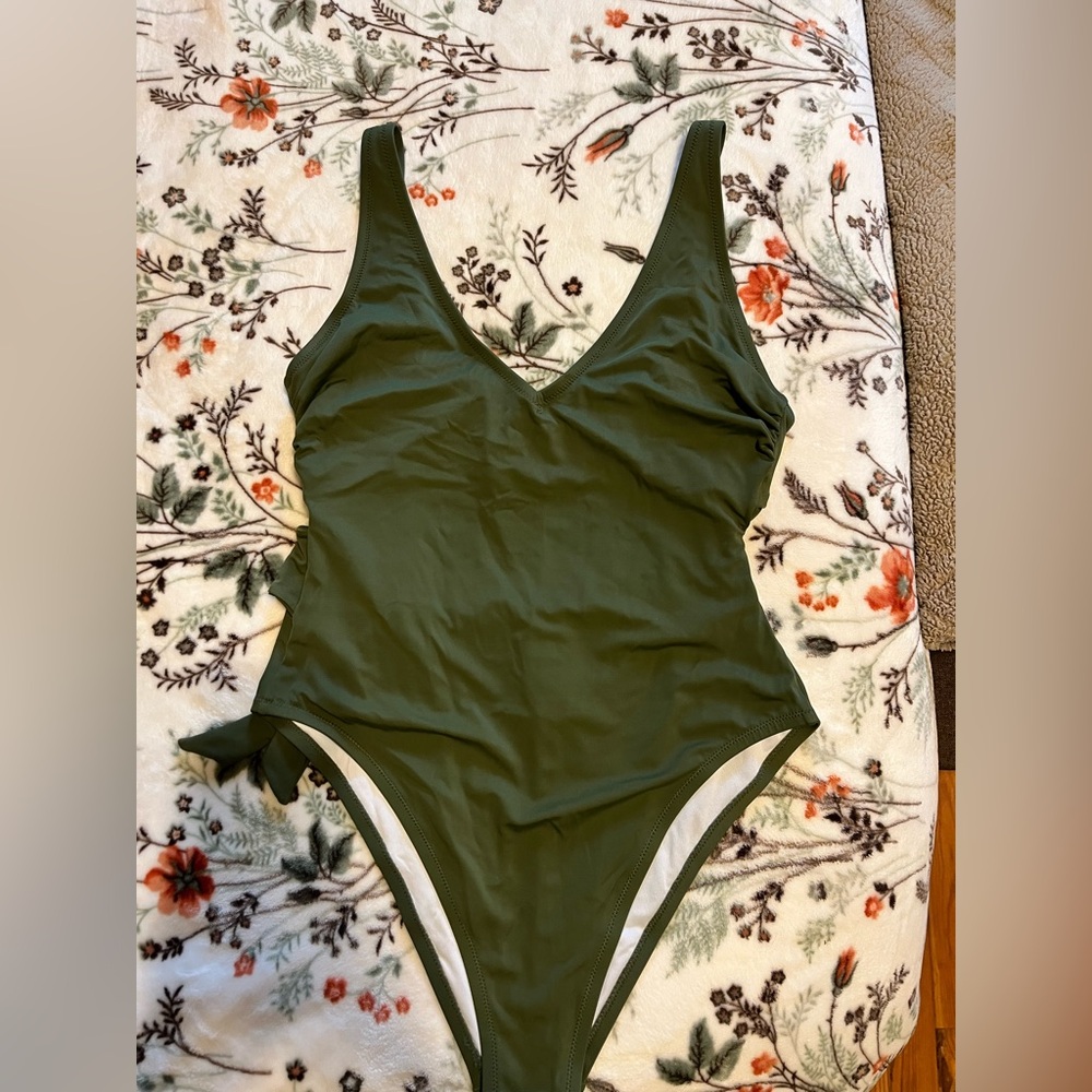 Shade & Shore Green One Piece Swimsuit with V-Neck and High Cut
